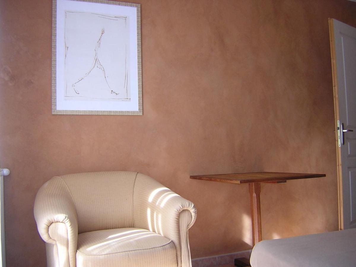La Rialhe Bed & Breakfast Taulignan ภายนอก รูปภาพ